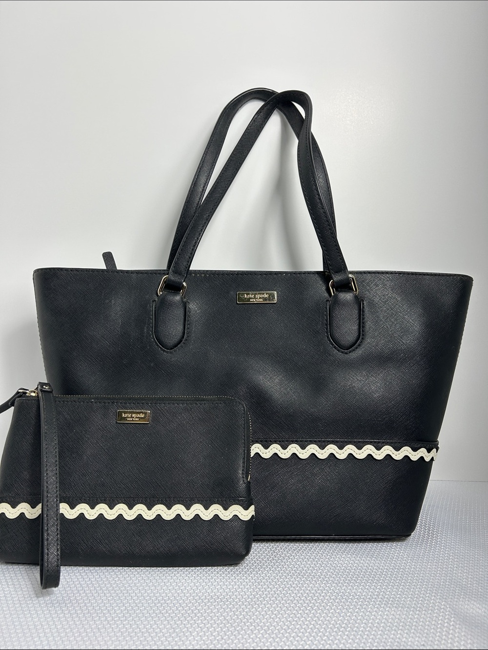 Kate Spade New York Black Tote Shopper White Scallop Trim and Matching Wristlet